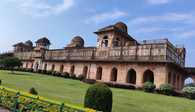 Taxi to Jahaz Mahal Mandu from Indore
